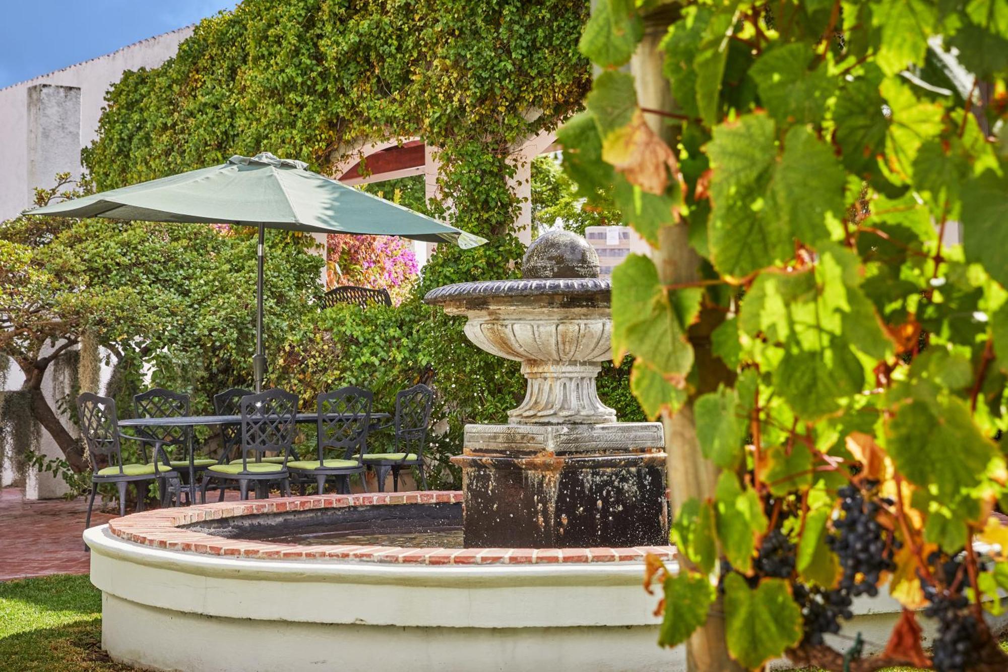 Deux Freres Wine Estate & Luxury Villas Стеленбош Екстериор снимка